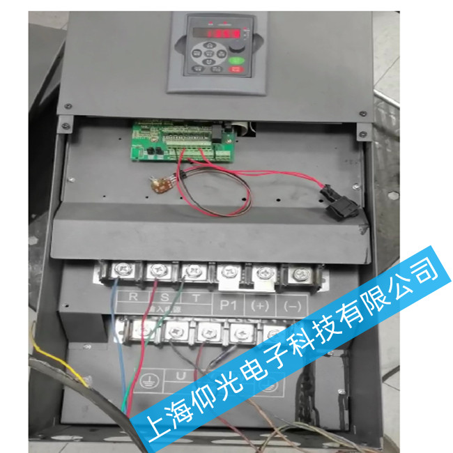 ±äƵÆ÷VFD9000-075-P090-T4³öÏÖÎÞÏÔʾ¹ÊÕϸÃÈçºÎάÐÞ